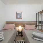 Semesterbostad Gar House