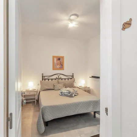 Gar House Nyaraló Caleta de Interián