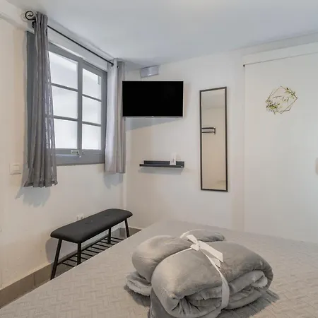 Gar House Nyaraló Caleta de Interián