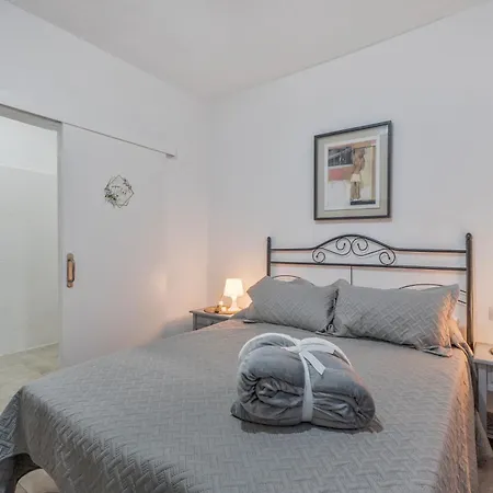 Nyaraló Gar House *