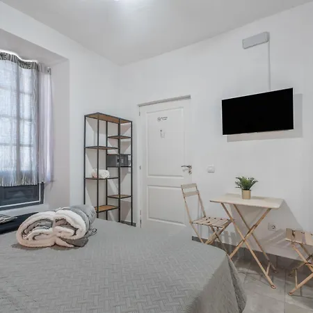 Gar House Nyaraló Caleta de Interián